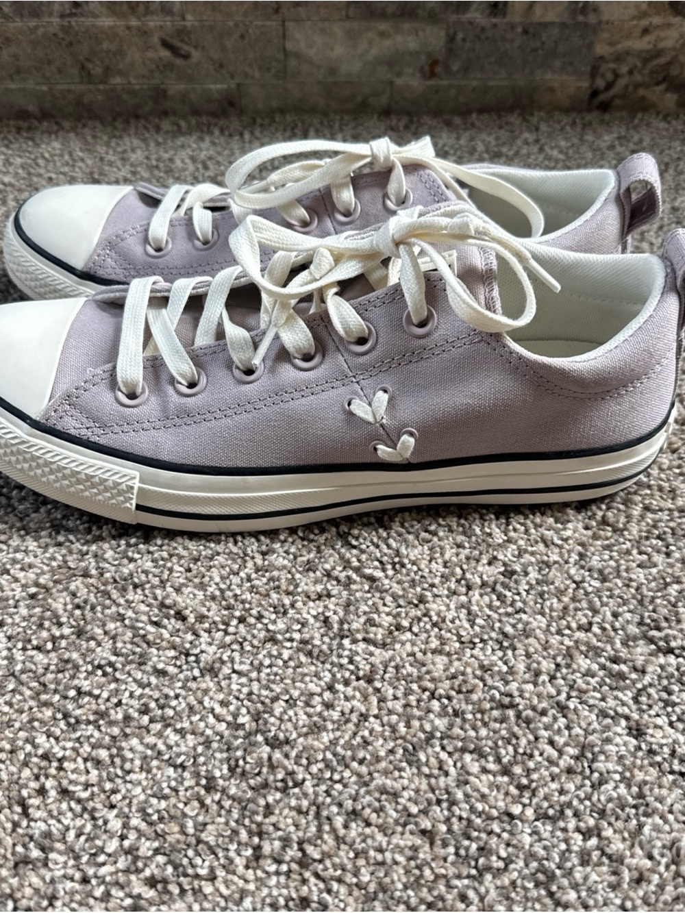 Converse All Star Low-Top Sneakers in Light Lavender nwot Women’s 9.5 - Picture 1 of 8